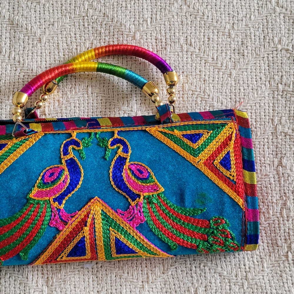 Multicolor Embroidered Women's Clutch Set - Picture 4 of 16